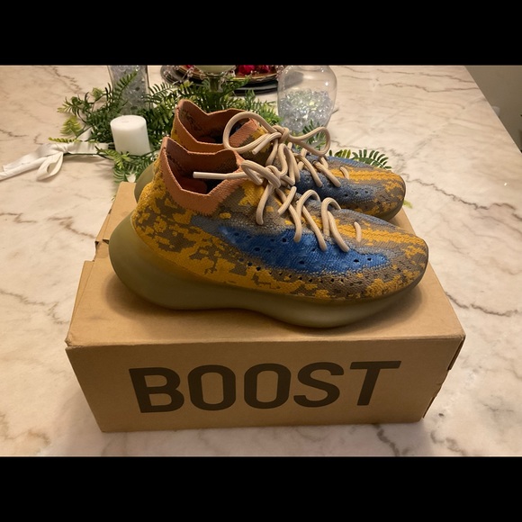 Yezzy - Picture 2 of 3